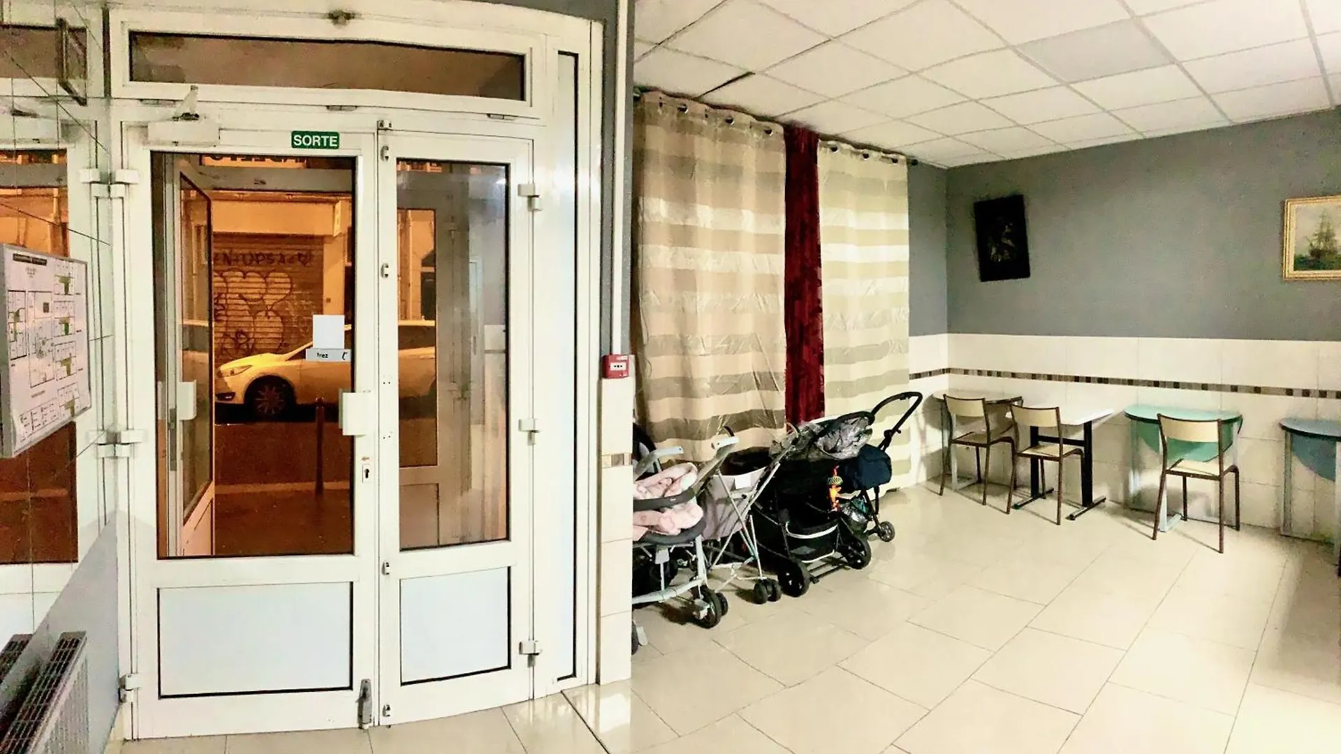 Des Andelys Hotel Paris